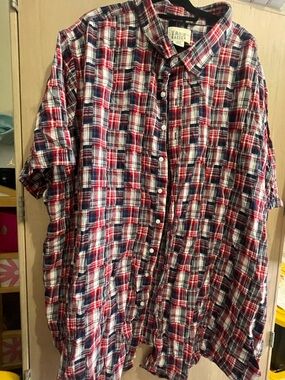 True Nation Red Navy Plaid Short-Sleeve Button-Down Shirt
